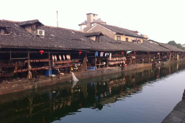 恒力石化：子公司康辉新材生产的12微米在线涂硅离型膜主要应用于锂电池隔膜，尚未应用于固态电池领域